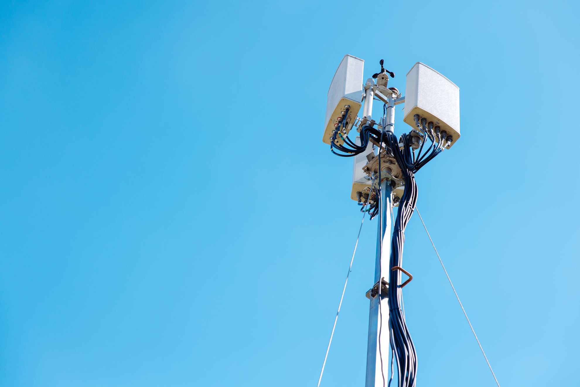 How 2.2-5 Low-PIM Connectors Can Alleviate Passive Intermodulation in Wireless Networks
